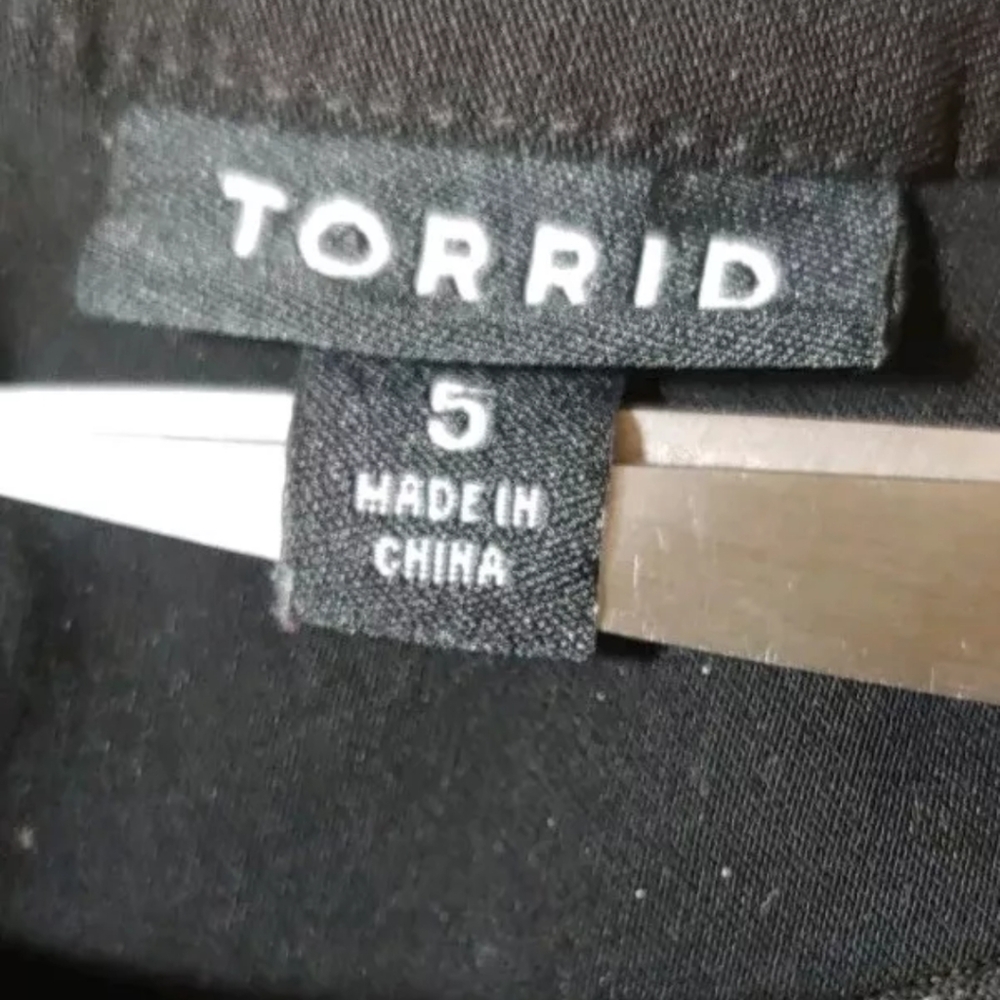 Torrid Blouse Whimisgoth Bengaline High Neck Caged Front Top Emo Punk Biker 5X - Picture 8 of 12